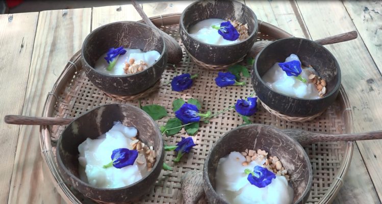 Dừa sáp Cầu Kè - Đặc sản nổi tiếng xa gần